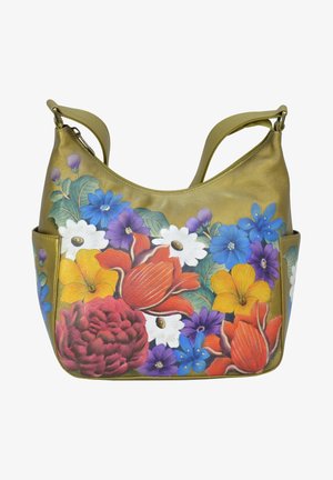 Groene leren schoudertas met een kleurrijk handgeschilderd ontwerp met bloemen, waaronder pioenen, tulpen, madeliefjes en viooltjes. Twee strap opties.