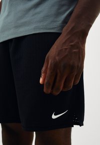 Nike Performance TOTALITY - Sports shorts - black/white