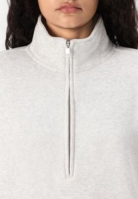 Abercrombie & Fitch ESSENTIAL SUNDAY VINTAGE HALF ZIP - Sweatshirt - light grey