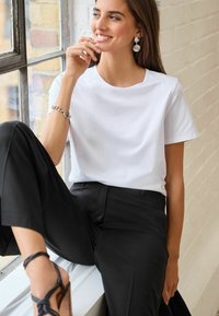 Next THE EVERYDAY CREW NECK SHORT SLEEVE - Paprasti marškinėliai - white