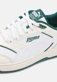 Puma DOUBLECOURT UNISEX - Sneakers low - white/dark myrtle