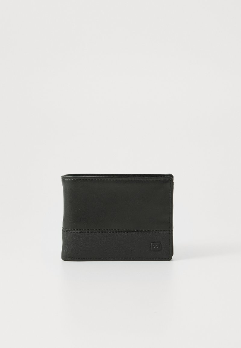 Portafoglio in pelle nera con una superficie liscia, forma rettangolare, dettagli di cucitura sottili e un design minimalista senza hardware visibile.