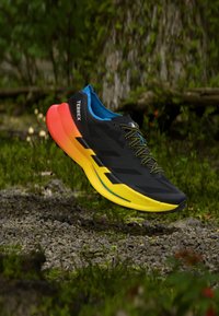 Unselected, core black lucid ray blue