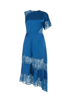 Blaues Satinkleid mit Spitzenakzenten, ausgestattet mit einem asymmetrischen Saum und einem kurzen Ärmel. Glatte Textur mit floralem Spitzenmuster.