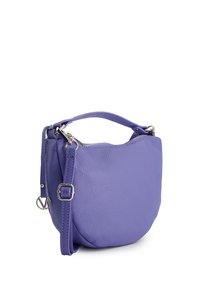 Lila Lederhandtasche mit strukturiertem Finish, kurzem Griff und abnehmbarem Umhängegurt. Verfügt über einen Reißverschluss und silberne Hardware-Akzente.