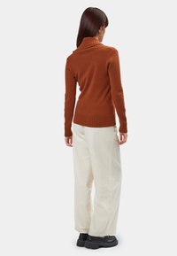 INFLUENCER MID WEIGHT - Strickpullover - caramel