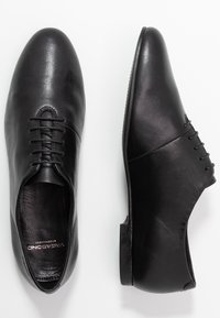 Vagabond Nauhakengät - black