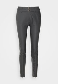 Pantalon noir coupe slim avec taille mi-haute, deux boutons dorés, passants de ceinture et jambes fuselées.