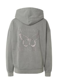 Szürke kapucnis pulóver pillangós grafikával és a "Moments to Treasure Memories" felirattal hímezve a háton.