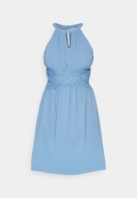 Lichtblauwe mouwloze jurk met halternek, keyhole voorzijde en brede kanten tailleband, knielengte met geplooide stofdetails.