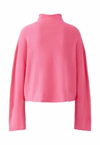 Rosa Strickpullover mit hohem Kragen, verkürztem Design und tief sitzenden Schultern. Weiche Textur und lange Ärmel.
