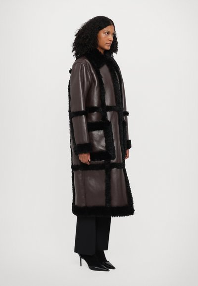 STAND STUDIO PATRICE COAT - Wintermantel - dark brown/black