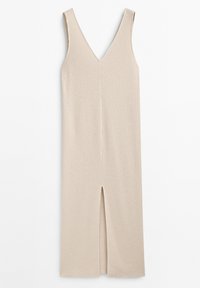 Beige, geripptes Strickkleid mit tiefem V-Ausschnitt, ärmellosem Design und einem vorderen Schlitz. Glatte Textur, knielange Silhouette.