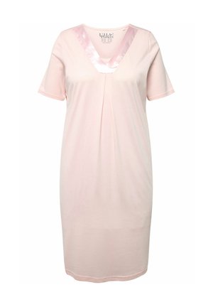 Vestido rosa de manga corta hecho de una tela suave y ligera. Presenta un escote en V con un ribete de cinta de satén y un pliegue central para mayor detalle.