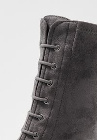 Tamaris Bottines à talons hauts - light grey