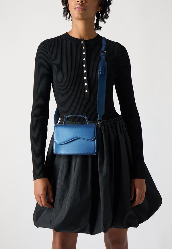 CRANE SHINY STRUCTURE - Handbag