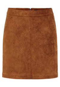 Mini jupe en daim marron avec une texture lisse, coupe droite et une fermeture à glissière arrière discrète. Présente des détails de couture pour apporter de la structure.