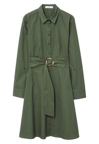 Robe chemise à manches longues de couleur vert olive, avec un devant à boutons, un col et une ceinture en tissu assorti avec une grande boucle circulaire.