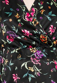 Vero Moda Tall VMKLEO V NECK WRAP - Μπλούζα - black