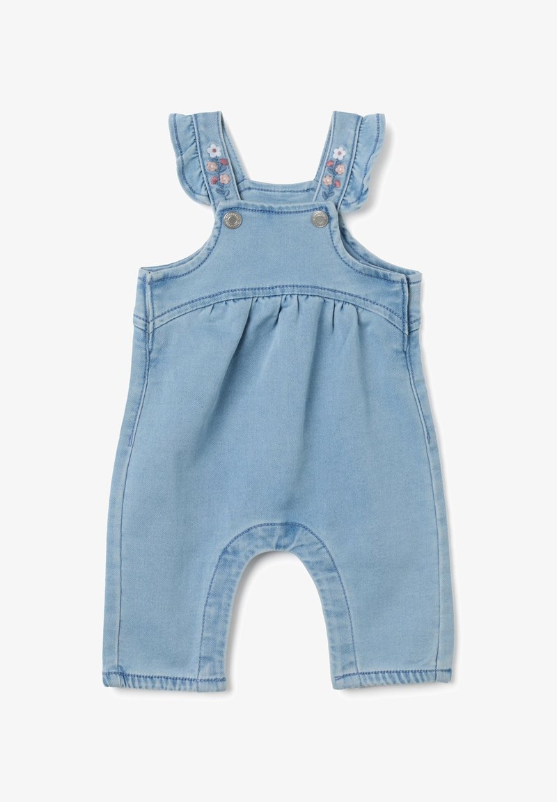 Overoles de mezclilla en azul claro con cintura fruncida, tirantes ligeros y adornos de bordado floral en el hombro. Presenta cierres de botones a presión.