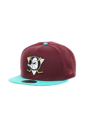 Maroon snapback cap with a turquoise brim and button, featuring an embroidered duck logo and hockey crossed sticks on the front.