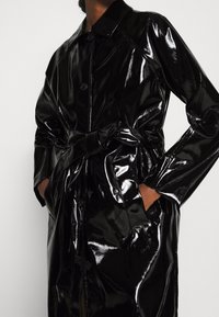 Bruuns Bazaar Krátký kabát - black