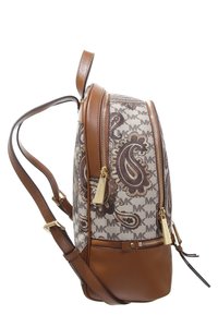Zaino con bordature in pelle marrone, spallacci regolabili, zip dorate e tessuto beige decorato con motivo paisley e loghi "MK".
