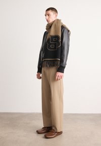 BOSS RIKARD UNISEX - Sjal / Tørklæder - medium beige