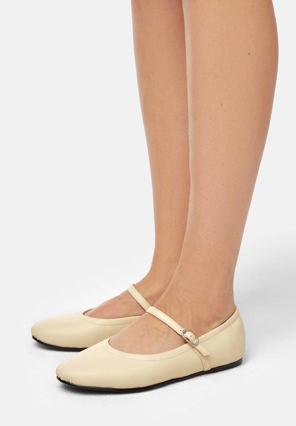 THE WAY YOU MOVE - Riemchenballerina - nude