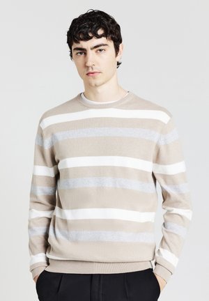 Gestreifter Pullover für Herren in Beige, Grau und Weiß. Weicher Stoff, runder Ausschnitt und gerippte Bündchen. Horizontale Streifen variieren in der Breite.
