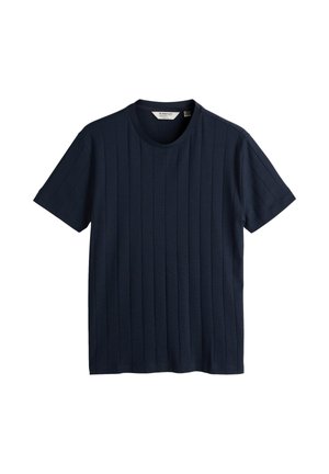 Marineblauw T-shirt met korte mouwen en ronde hals met een verticale geribde structuur, gemaakt van zachte stof, weergegeven op een witte achtergrond.