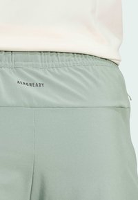 adidas Performance Pantalón corto de deporte - silver green