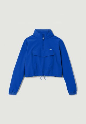 Chaqueta azul recortada con un alto cuello, cierre frontal de media cremallera y un gran bolsillo frontal. Cuenta con puños elásticos y un dobladillo ajustable con cordón. Textura suave.