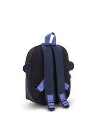 Zaino nero e blu con spallacci imbottiti e maniglia superiore. Presenta una forma arrotondata e tasche laterali, realizzato in tessuto resistente.