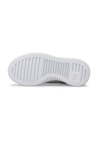 Suola di sneaker bianca con superficie testurizzata, caratterizzata da scanalature orizzontali e un accento con logo. Materiale liscio e forma curvata.