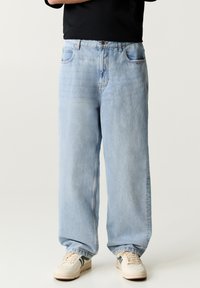 PULL&BEAR - BAGGY - Relaxed fit -farkut - light-blue denim Pienoiskuva 1