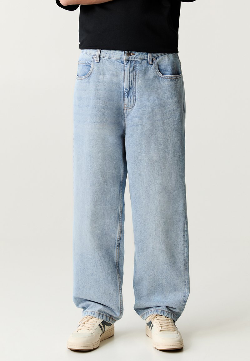 PULL&BEAR - BAGGY - Relaxed fit -farkut - light-blue denim, Suurenna