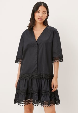 s.Oliver BLACK LABEL TUNIQUE ANIMÉE DE DENTELLE - Jurk - black