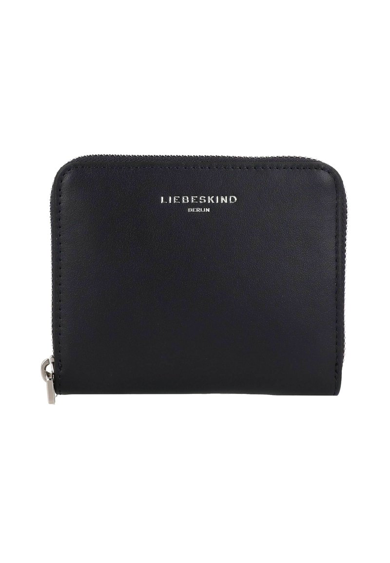 Portafoglio in pelle nera con una texture liscia, chiusura con zip e logo goffrato silver. Forma rettangolare semplice con angoli arrotondati.