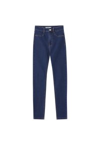 Jean slim en denim bleu foncé avec poches avant, passants pour ceinture et fermeture par bouton sur fond blanc.