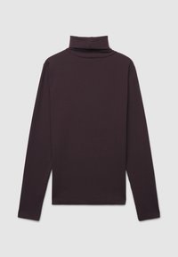 Maglia a maniche lunghe viola con colletto alto, dalla texture morbida, design aderente e senza cuciture visibili sul retro.
