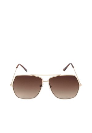 Firkantede solbriller med guldfarvede metalstel og gradientbrune linser, der har tynde stænger med mørke ender.