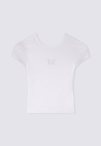 T-shirt bianca a maniche corte in tessuto a costine, con un design di farfalla ricamato sul petto e scollatura rotonda.