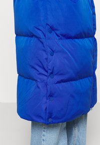 YAS Petite YASIRIMA LONG COAT - Dūnu mētelis - blue
