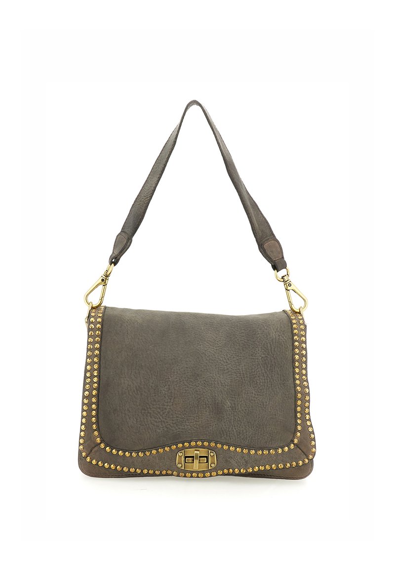 Borsa a spalla in pelle grigia con flap arcuato, borchie dorate lungo il bordo e chiusura dorata. Cinghia regolabile inclusa.