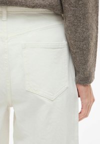 VILA VIFREYA  - Vaqueros rectos - cloud dancer