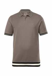 Polo grigio a maniche corte con texture a coste, dotato di un orlo e colletto a righe bianche e nere, e un logo discreto sul petto.