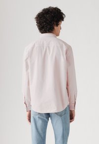 Levi's® AUTHENTIC BUTTON DOWN - Overhemd - violet ice