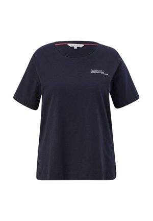 Námořnická modrá bavlněná trička s krátkým rukávem, kulatým výstřihem a bílým potištěným textem na levé straně. Hladká textura, volný střih.