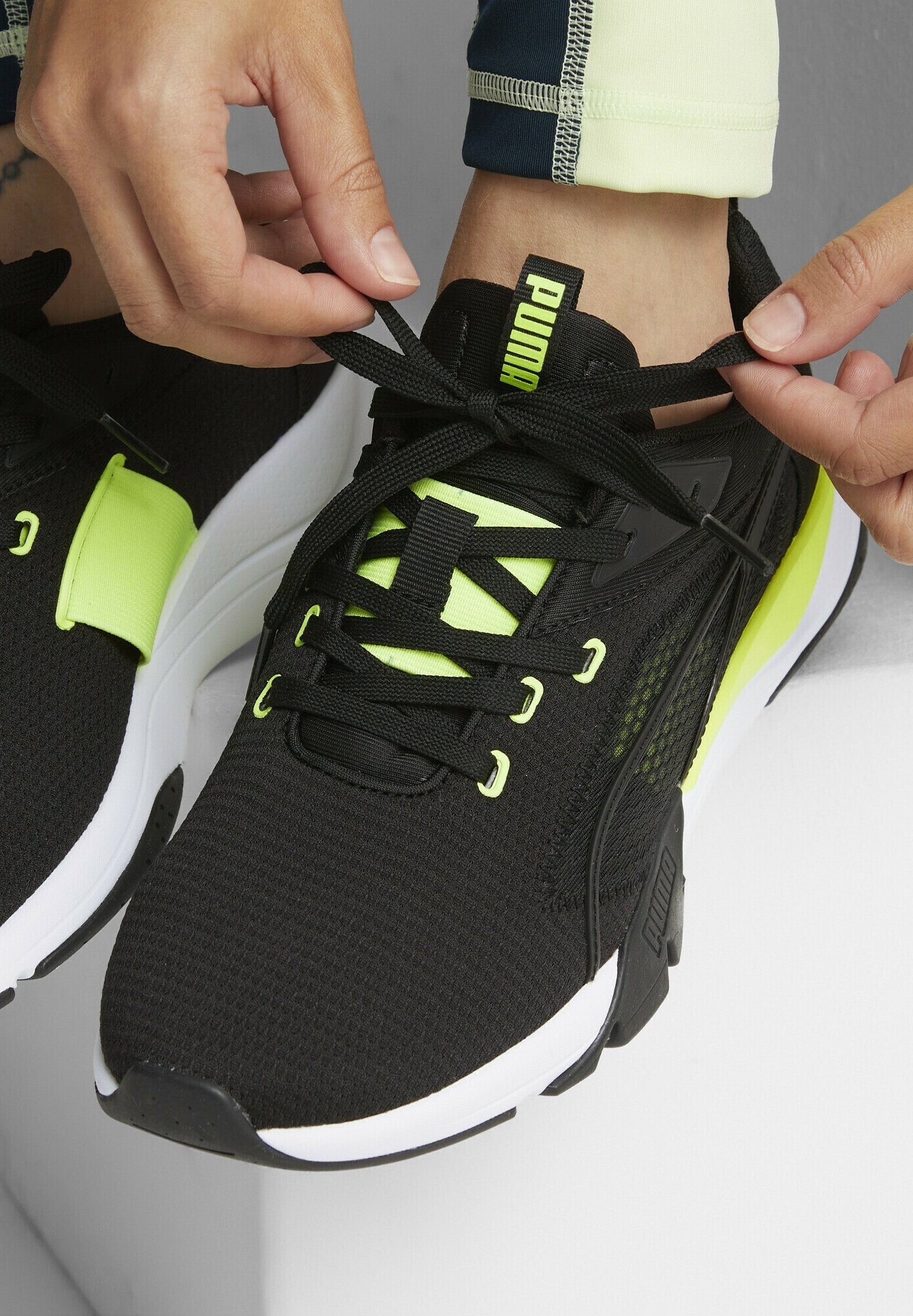 Puma ZORA - Sportieve wandelschoenen - black lime squeeze/zwart - Zalando.nl